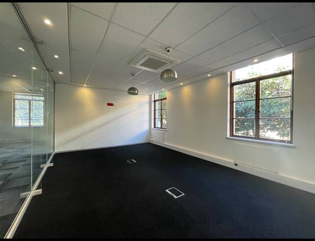 489M² OFFICE TO LET IN SANDTON CENTRAL